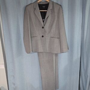 Kasper Women's Gray Suit